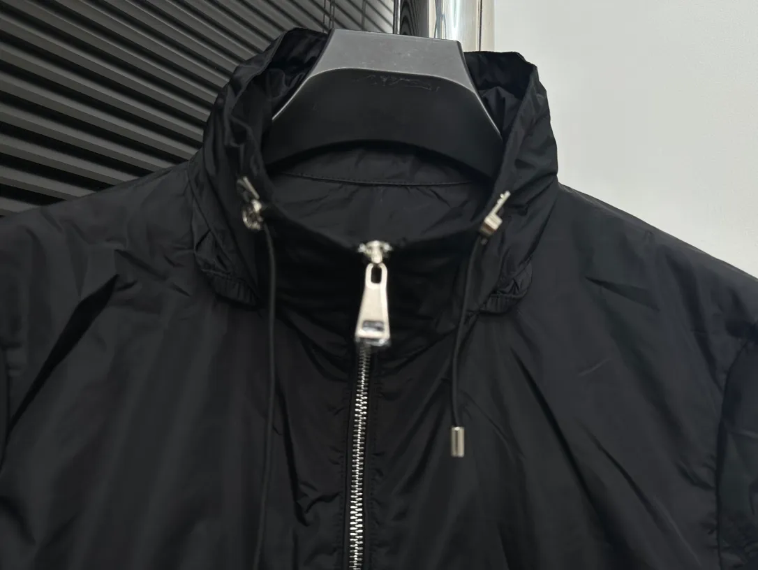 【MO*CLER】 24 Enet Breathable！ ， H 。 ！ logo 😍😍 Quality ！ Sizes：0 1 2